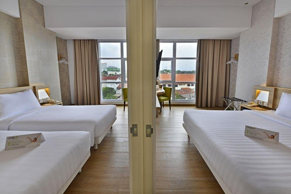 Whiz Prime Hotel Basuki Rahmat Маланг Екстер'єр фото