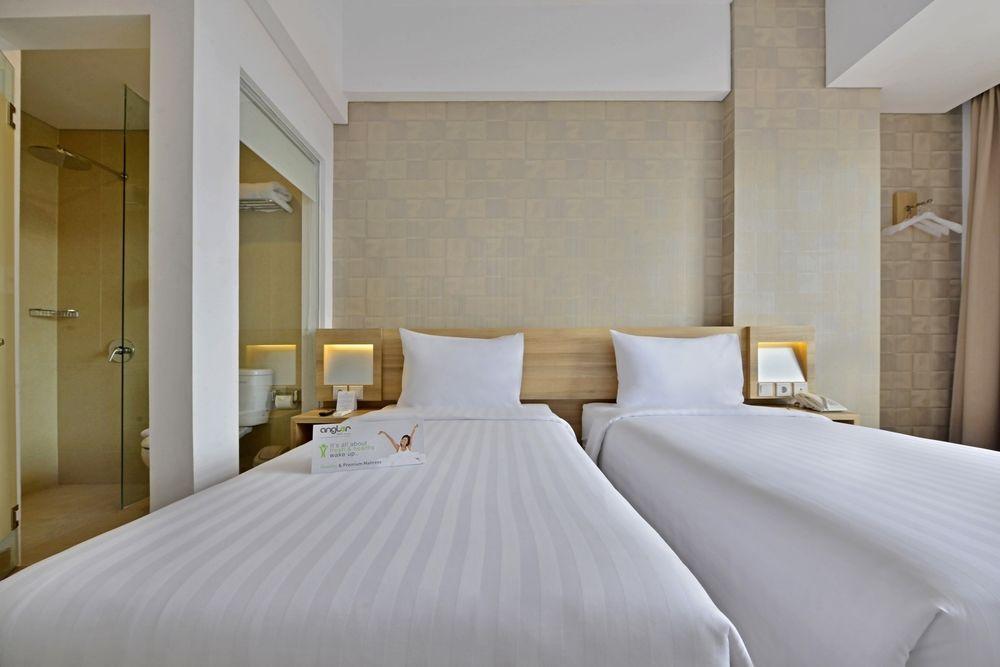Whiz Prime Hotel Basuki Rahmat Маланг Екстер'єр фото