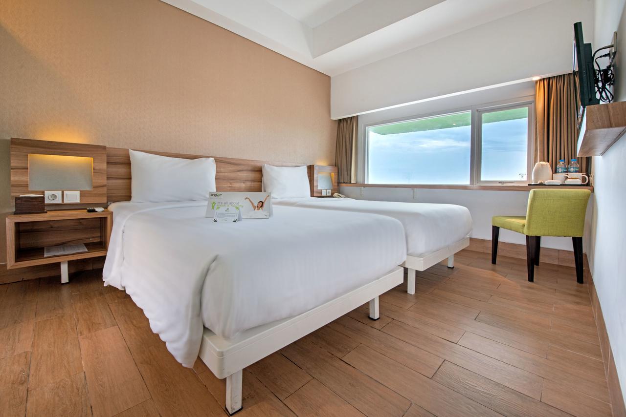Whiz Prime Hotel Basuki Rahmat Маланг Екстер'єр фото