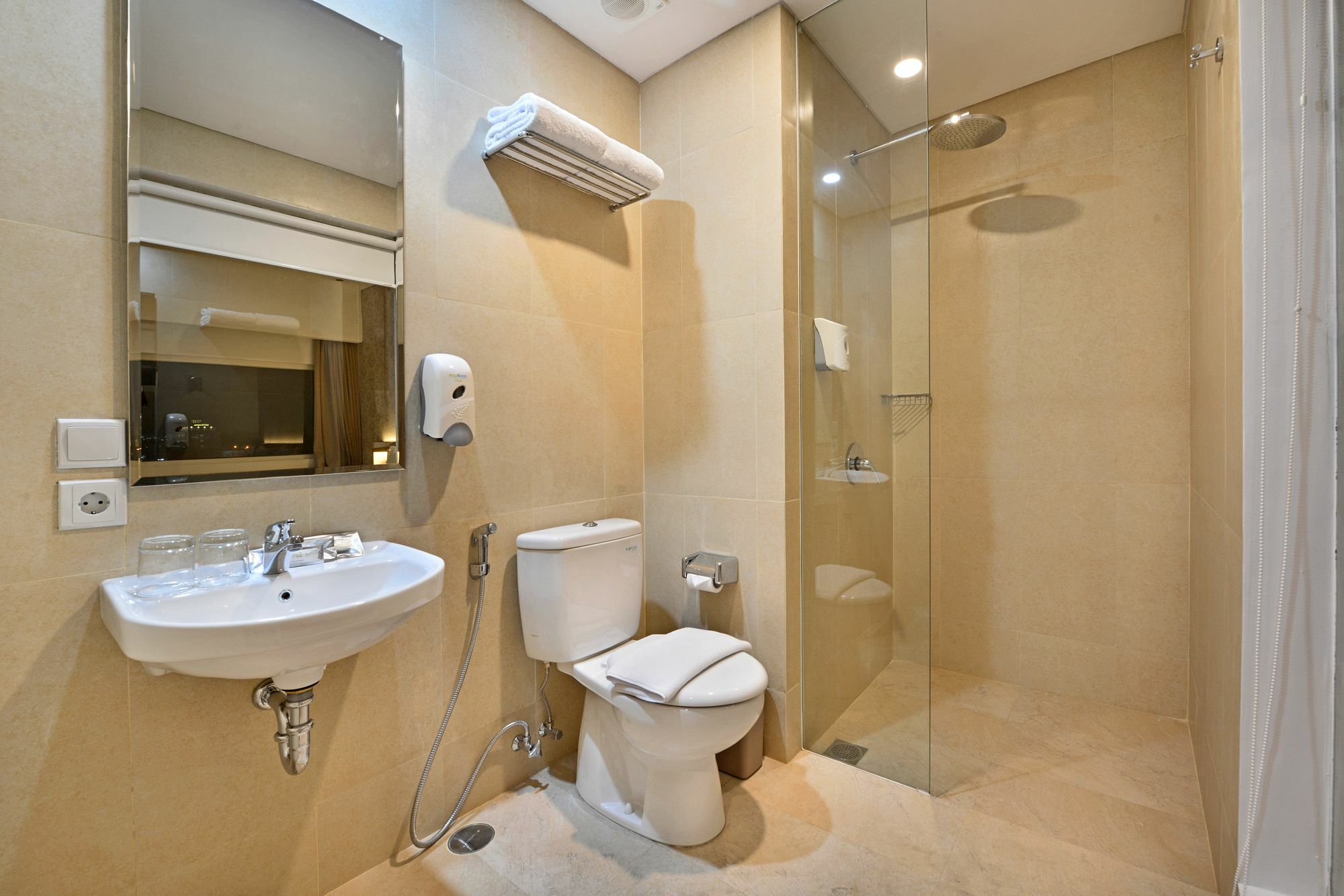 Whiz Prime Hotel Basuki Rahmat Маланг Екстер'єр фото